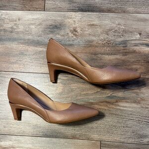 Clarks Brown Leather Pointed-Toe Mid Heel Pumps